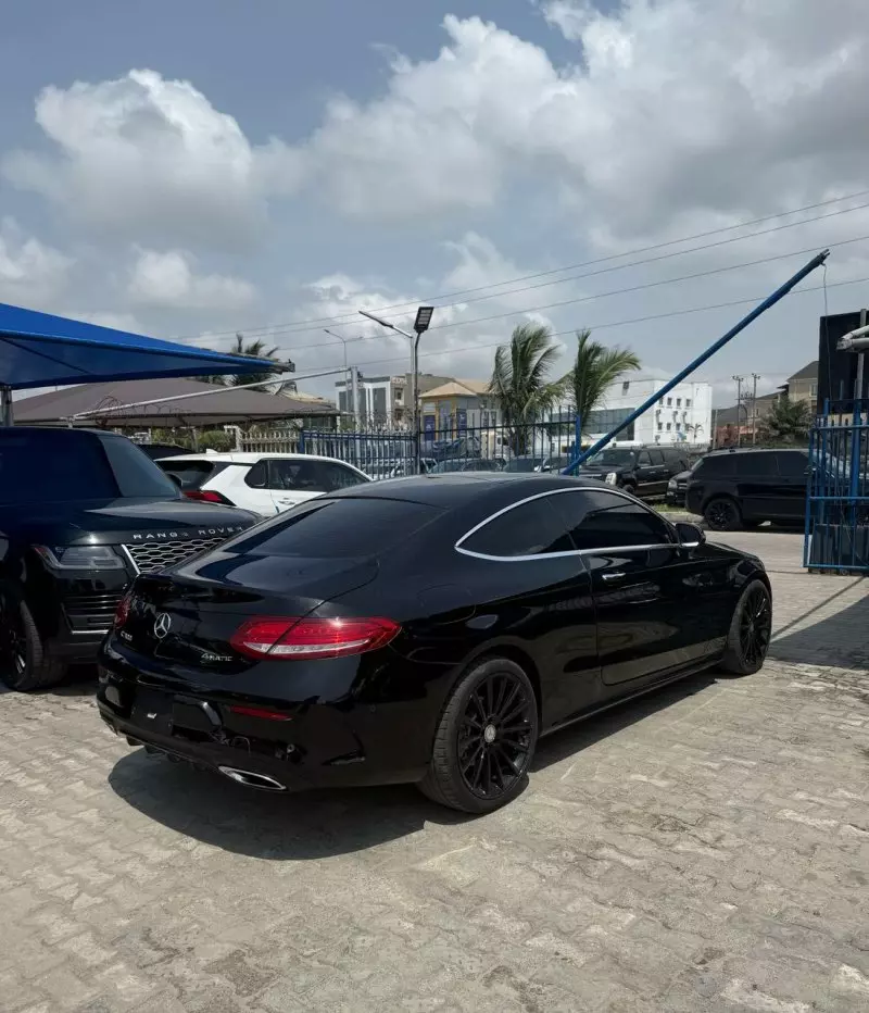 Mercedes-Benz C 300   - 2017