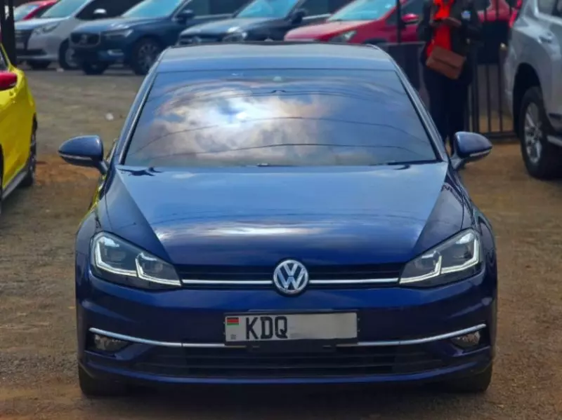 Volkswagen Golf   - 2018