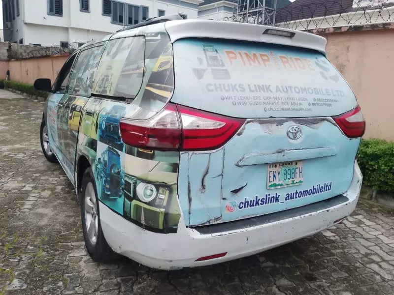 Toyota Sienna   - 2011