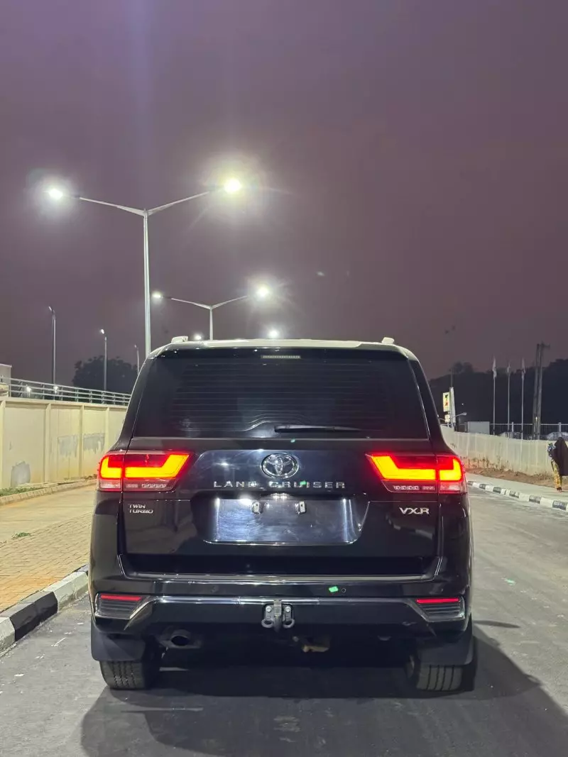 Toyota Landcruiser 300 VXR   - 2023