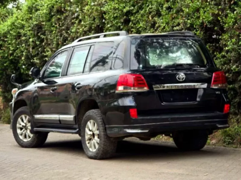 Toyota Land Cruiser   - 2015
