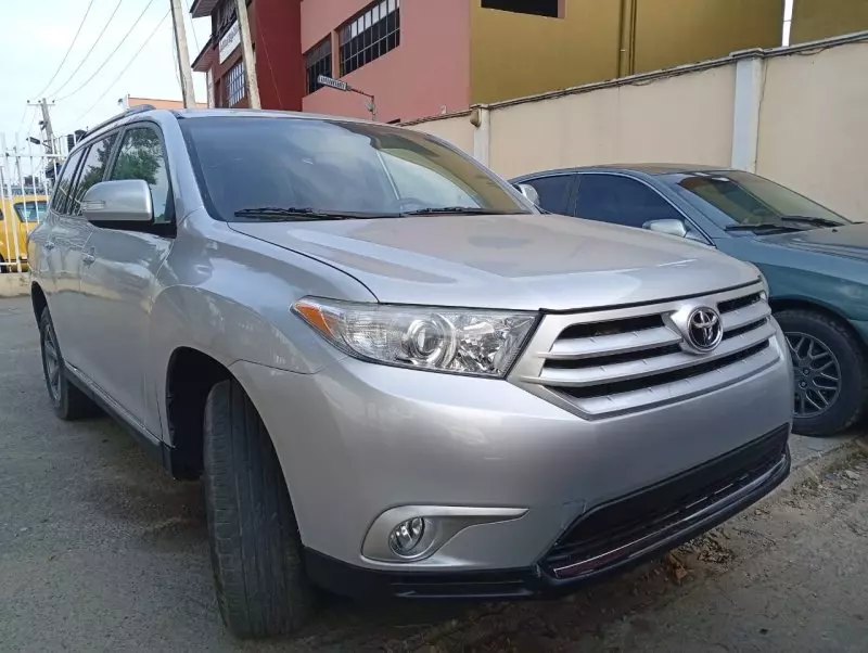 Toyota Highlander   - 2010