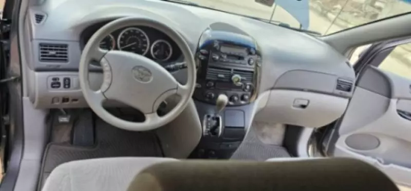 Toyota Sienna   - 2006