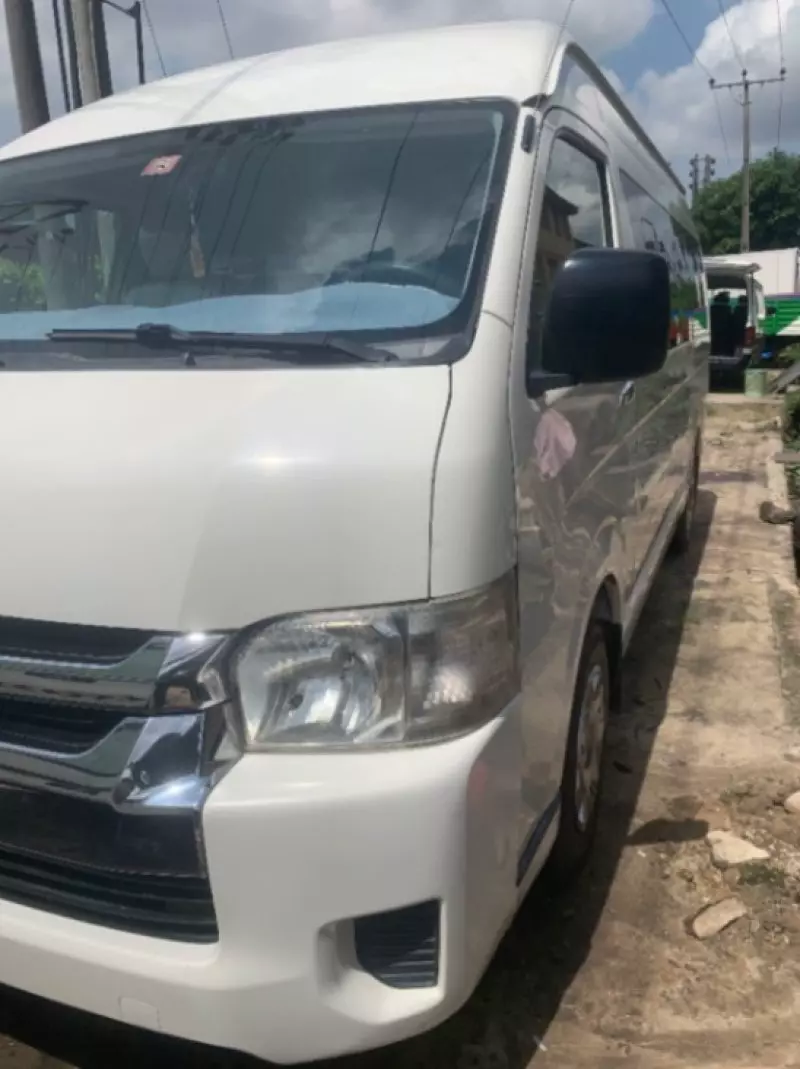 Toyota Hiace (High Roof)   - 2022