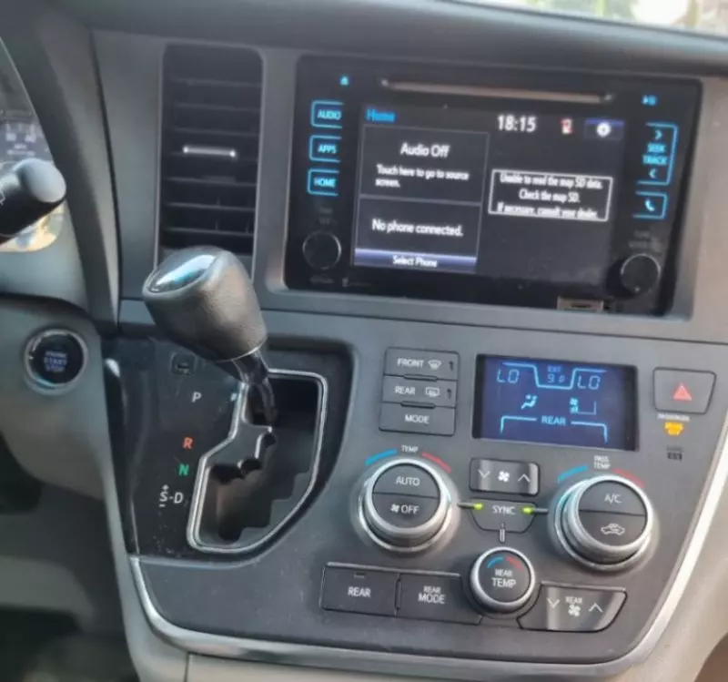 Toyota Sienna - 2015