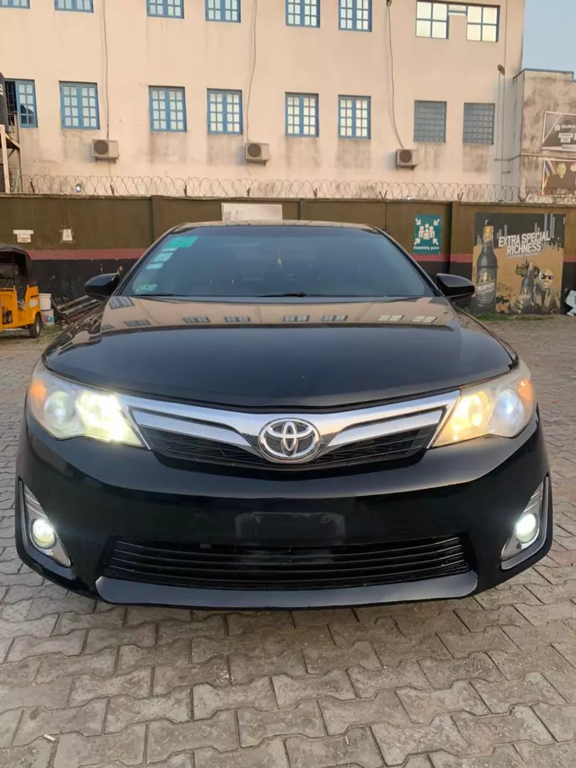 Toyota Camry   - 2012