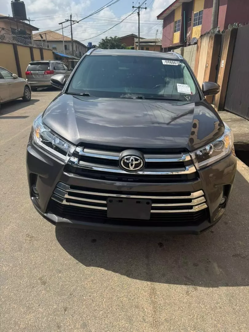 Toyota Highlander   - 2015