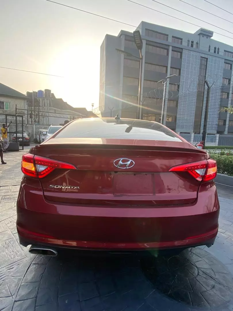 Hyundai Sonata   - 2016