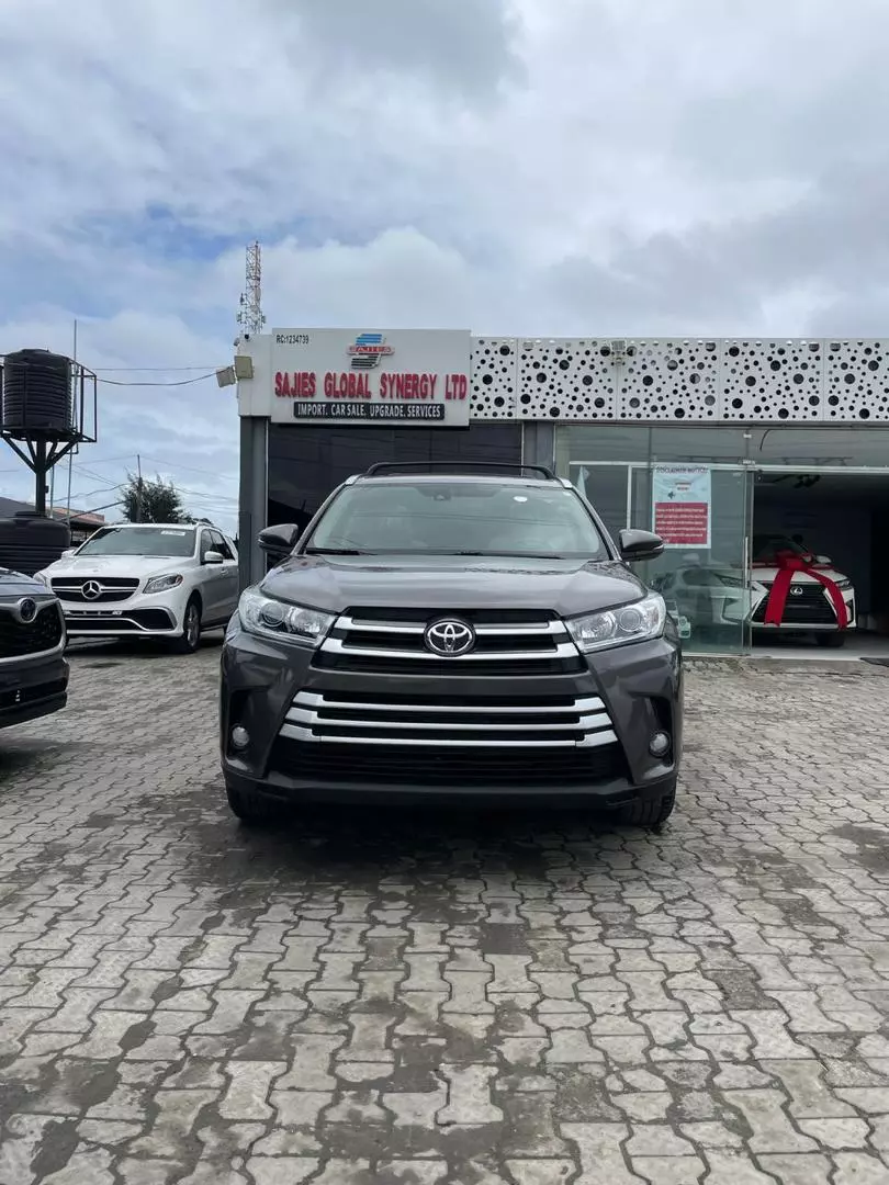 Toyota Highlander   - 2015