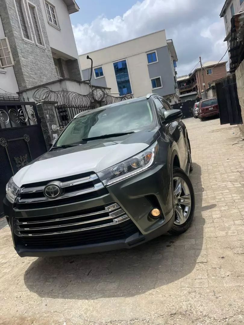 Toyota Highlander   - 2014