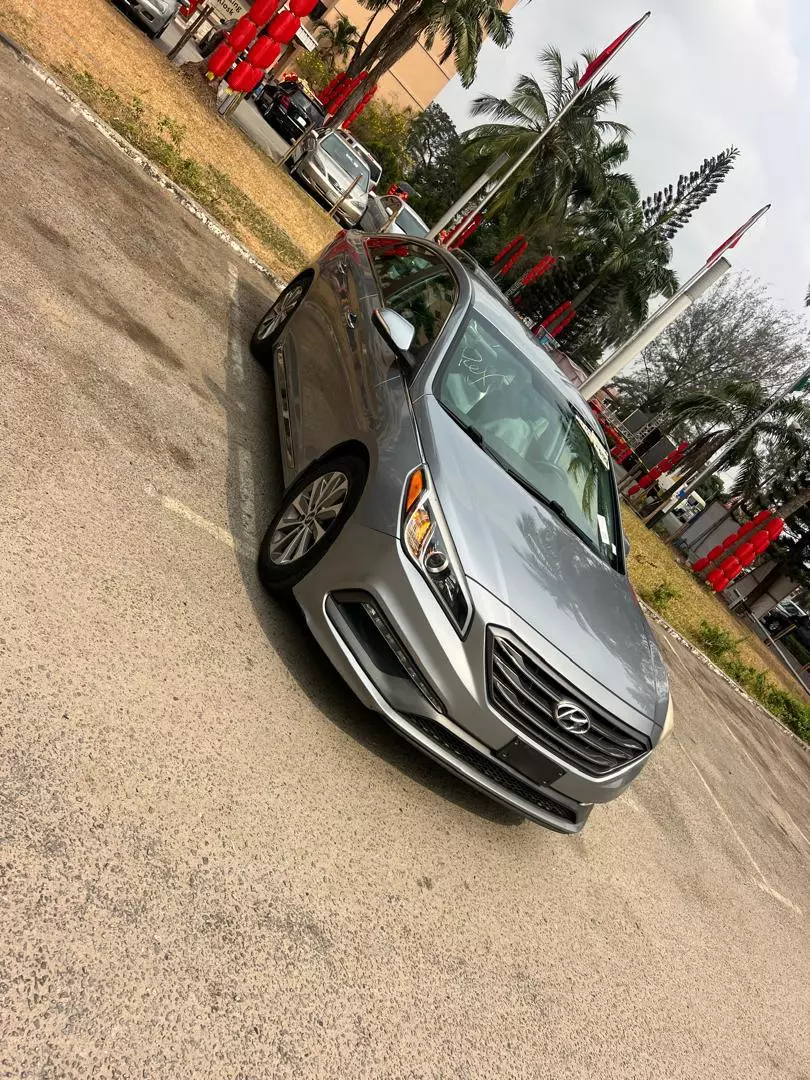 Hyundai Sonata   - 2015