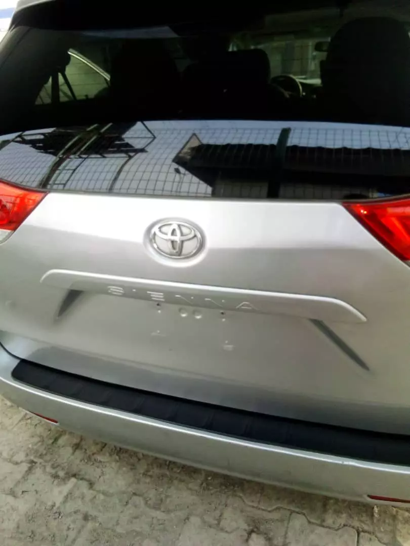 Toyota Sienna   - 2012