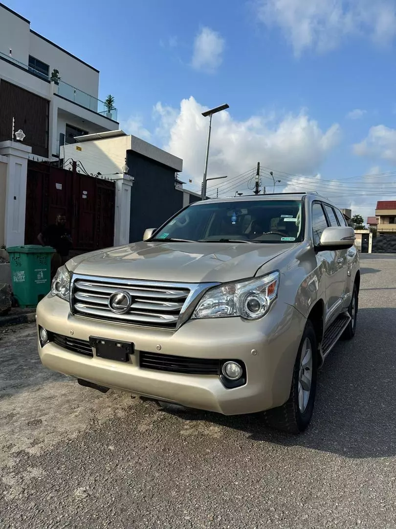 Lexus GX 460   - 2010