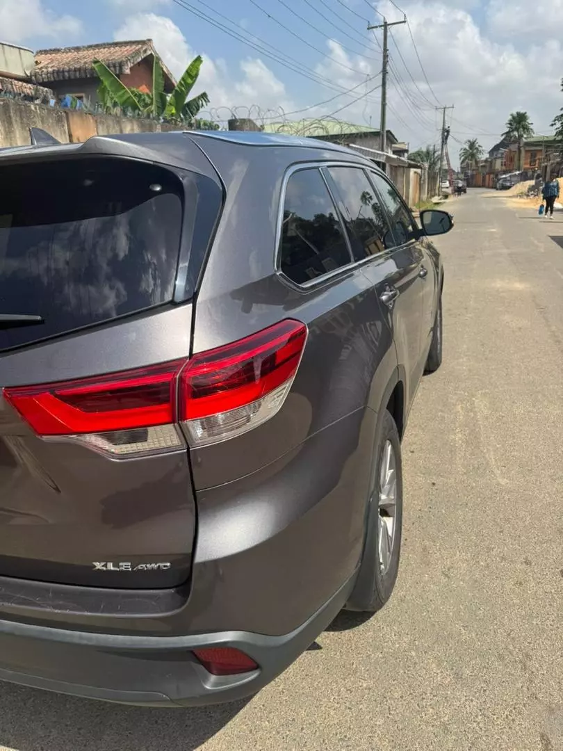 Toyota Highlander   - 2015