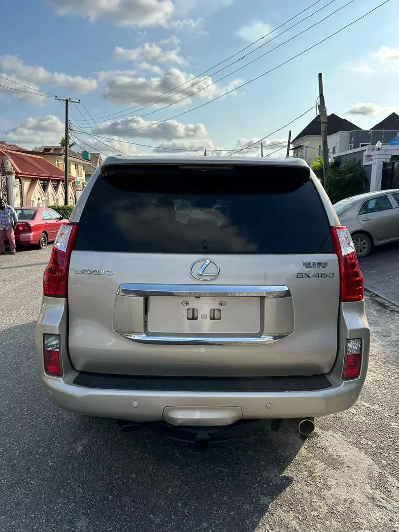 Lexus GX 460   - 2010