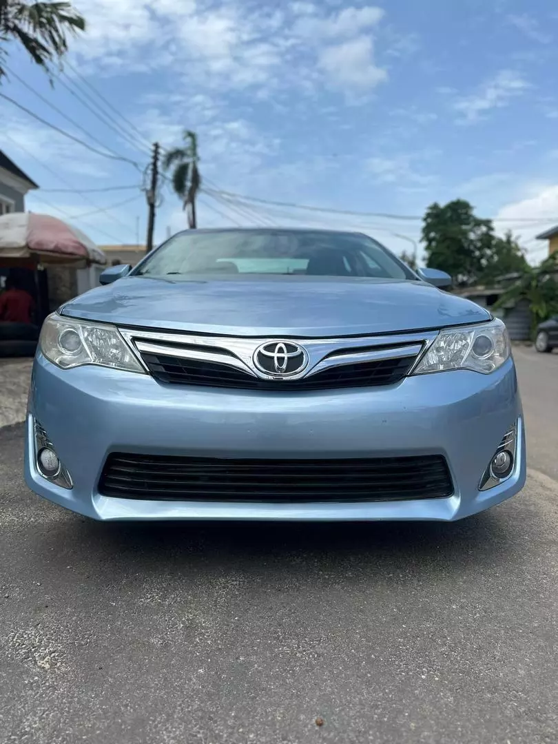 Toyota Camry - 2012