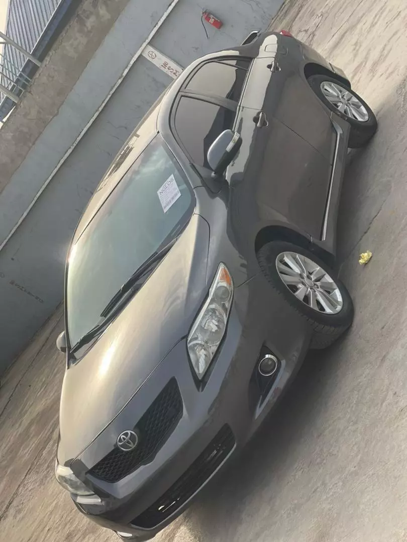 Toyota Corolla   - 2010