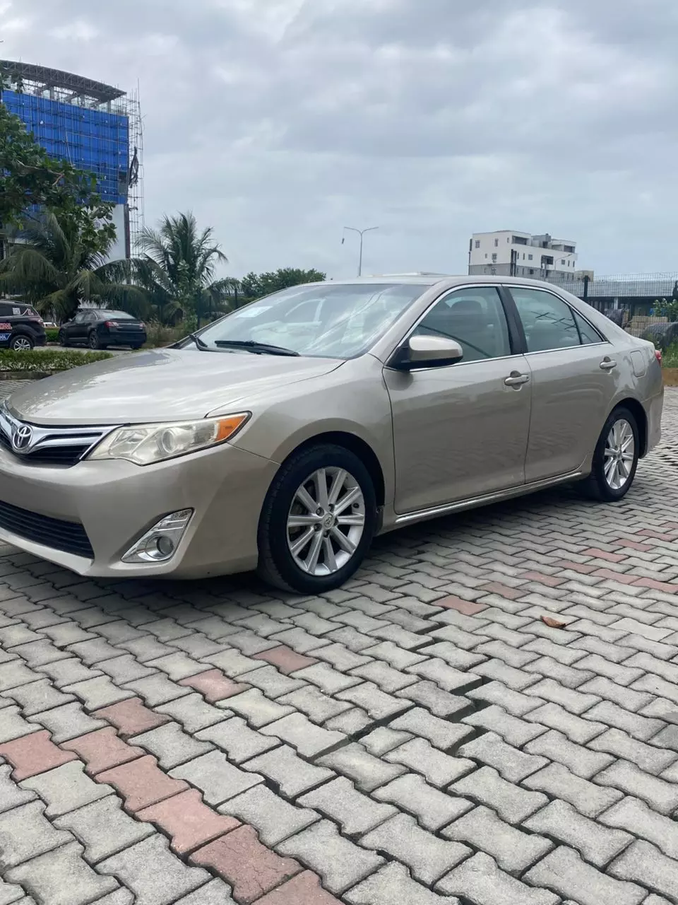 Toyota Camry   - 2014