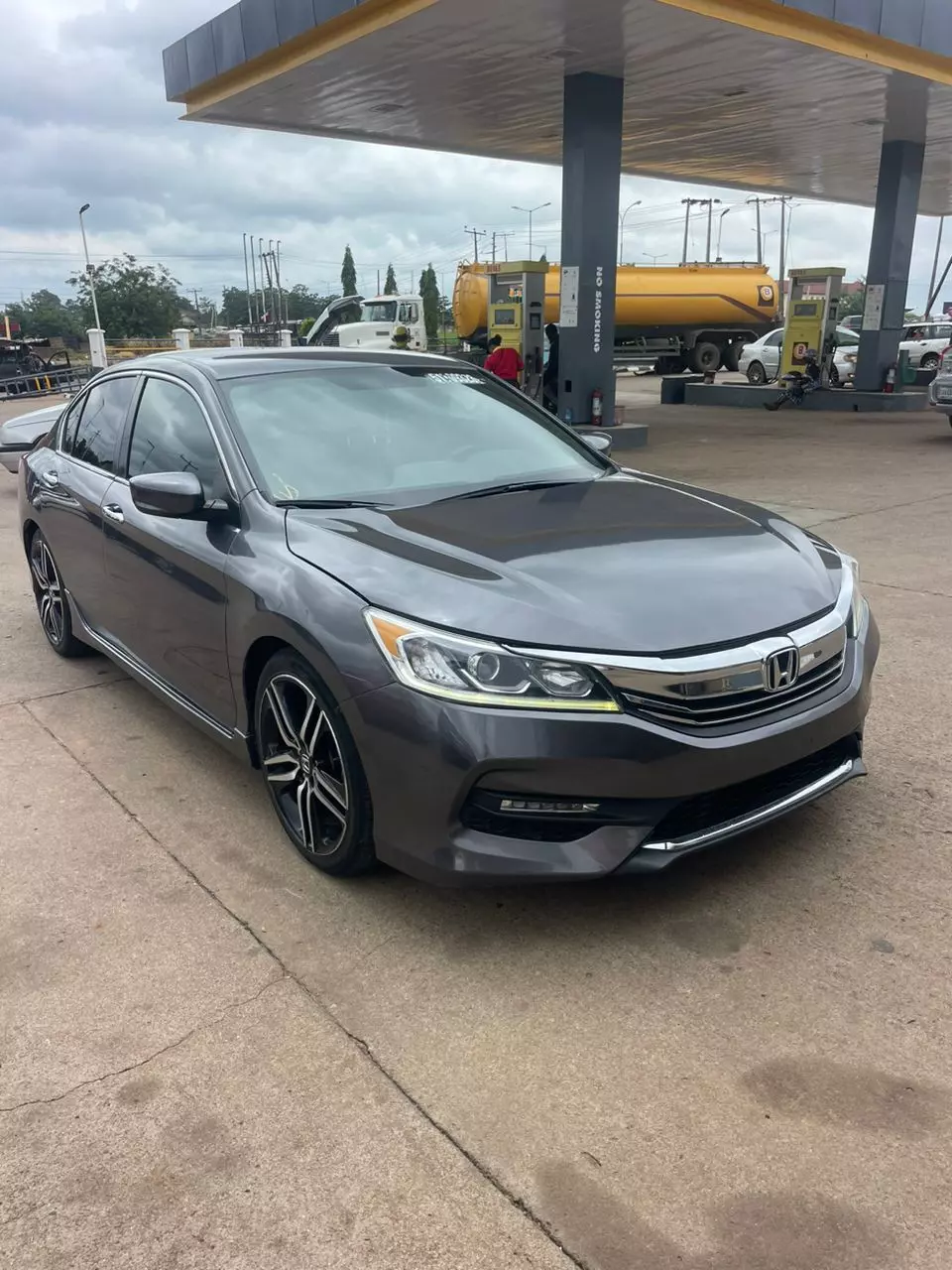 Honda Accord   - 2017